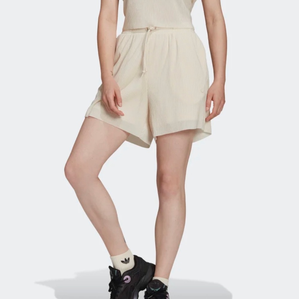 Adidas adicolor White Plissé Shorts - Womens Size Small - LIKE NEW